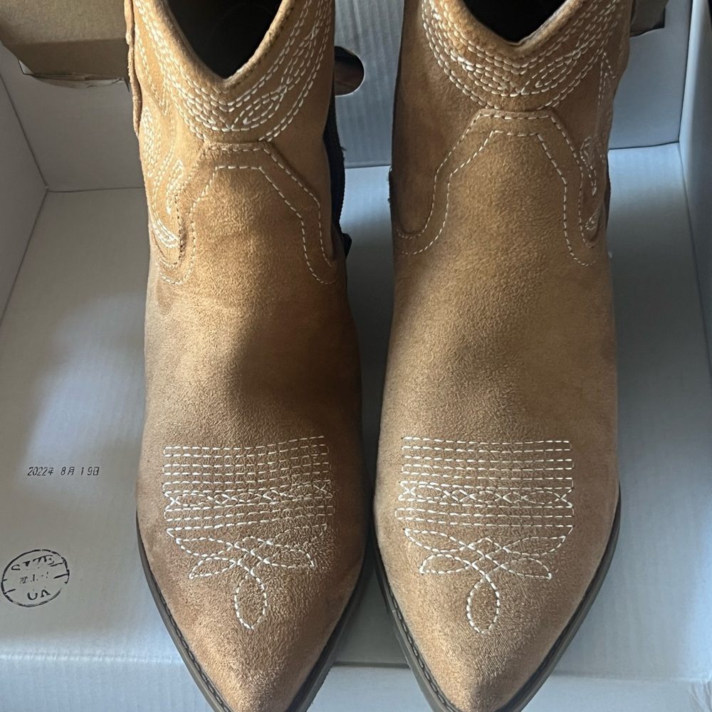 Cowboy Booties - Picture 3 of 4